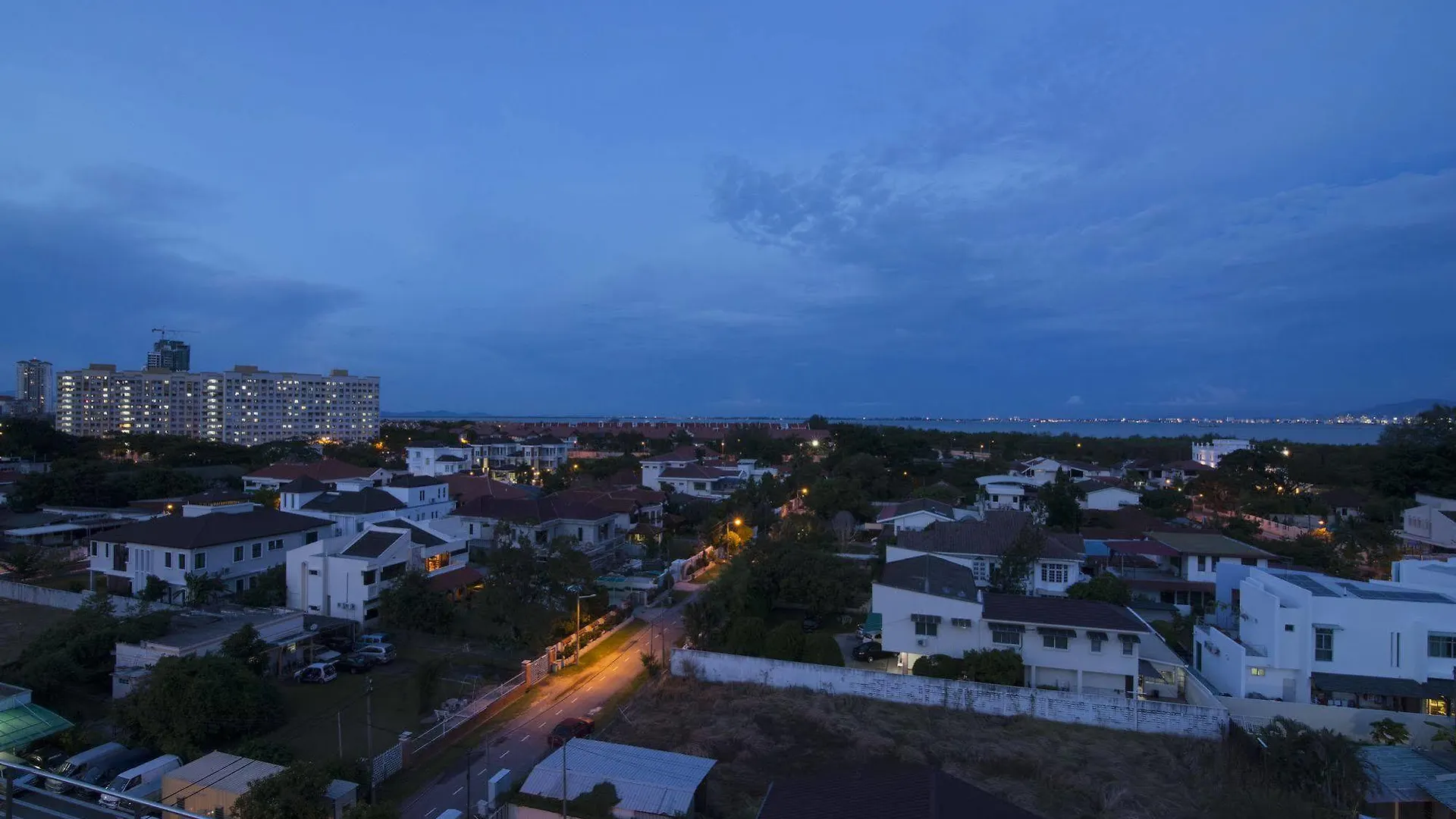 Golden View Serviced Apartments Tanjung Tokong 0*,